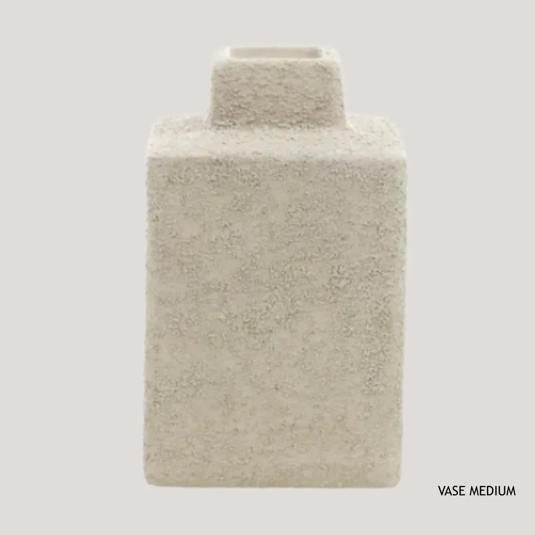 Jarra de cerâmica areada retangular, branco-sujo, média