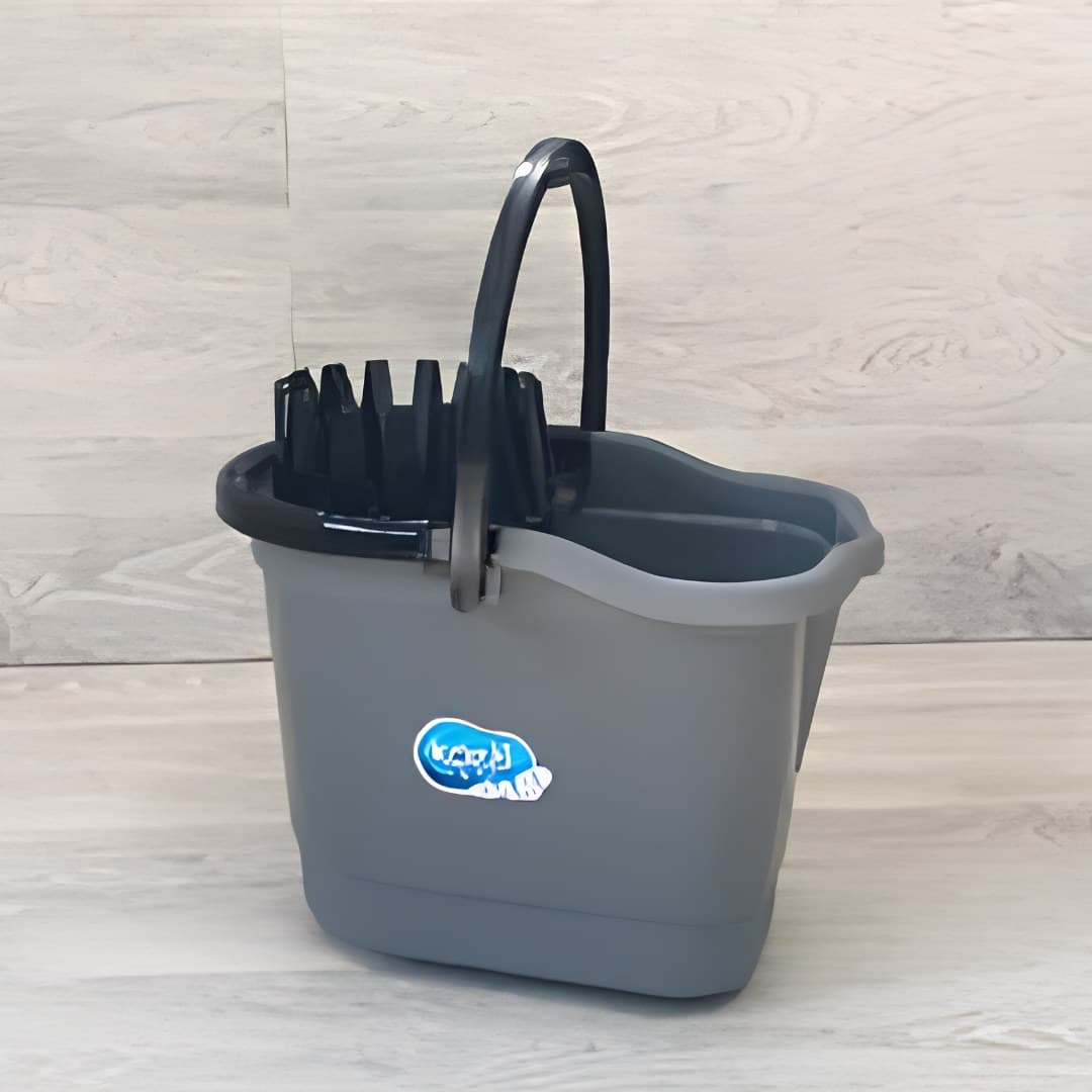 Balde oval com espremedor e rodas, 15 l