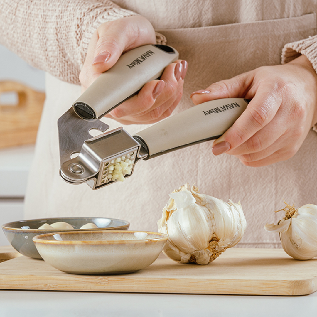 Misty NV 20.5 cm Garlic Press