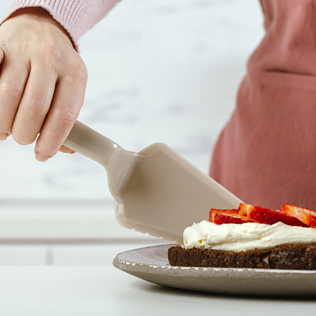 Bolo Plastic Spatula 26cm Misty NV