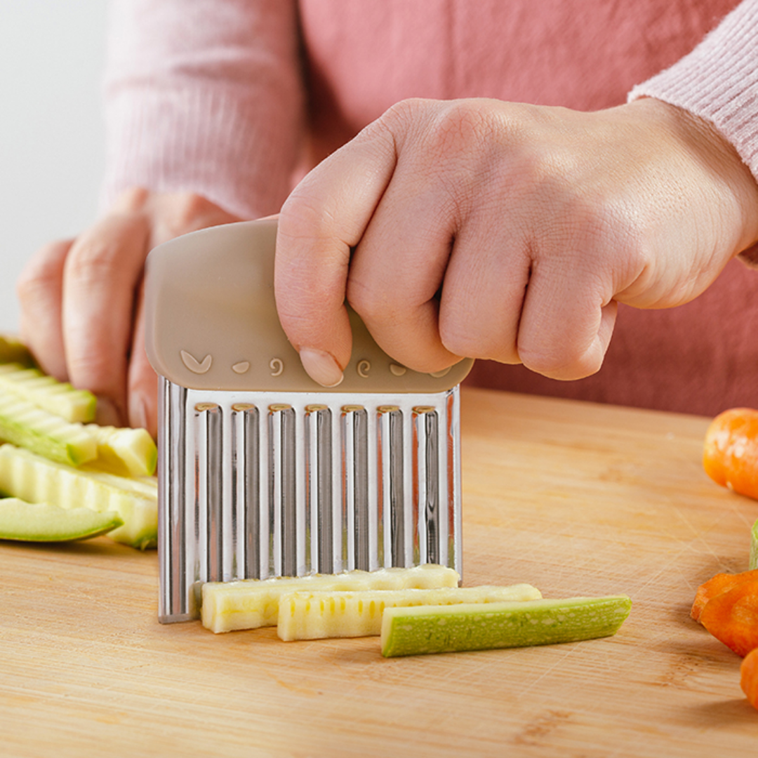 8.5cm Stainless Steel Wavy Cutter for Bread and Pastries, Mty NV