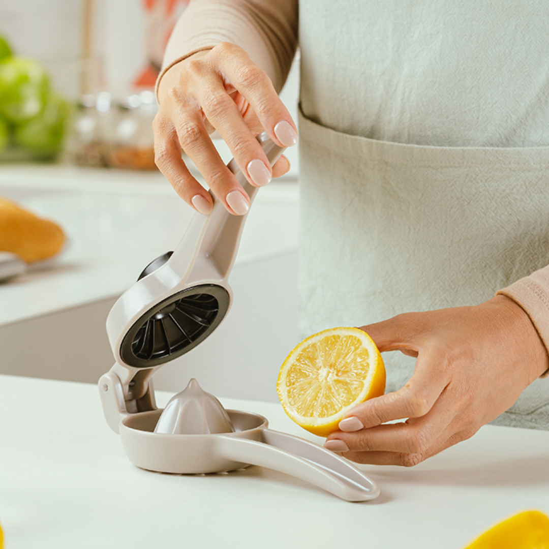 22.5 cm Misty NV Plastic Lemon Squeezer