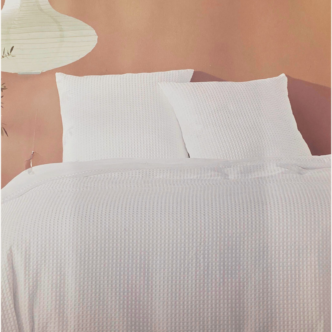 3-piece bed linen set (150cm bed) 240x220cm Abelia White Plain Microfibre with Embossed Pattern U10
